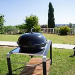 Rolls - Porzione Di Con Piscina,giardino E Parcheggi