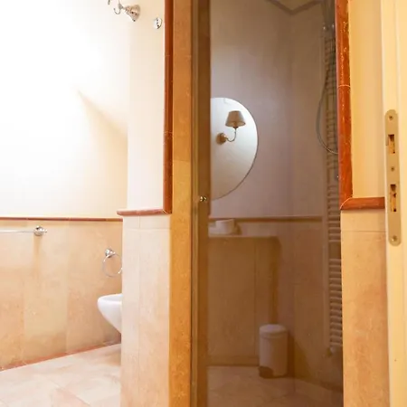 Rolls - Porzione Di Con Piscina,giardino E Parcheggi ريتشيوني