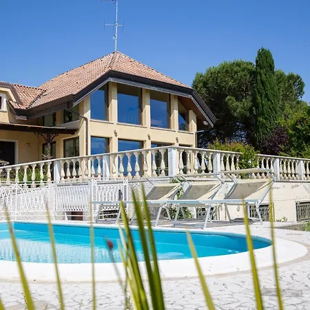 Rolls - Porzione Di Con Piscina,giardino E Parcheggi * Riccione