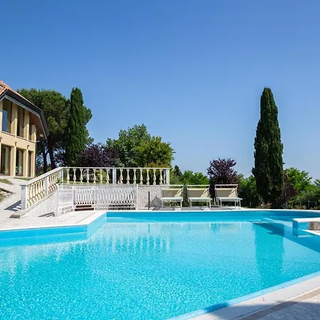 Villa Rolls - Porzione Di Con Piscina,giardino E Parcheggi Riccione
