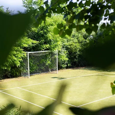Rolls - Porzione Di Con Piscina,giardino E Parcheggi *