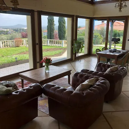 Rolls - Porzione Di Con Piscina,giardino E Parcheggi Ριτσιόνε