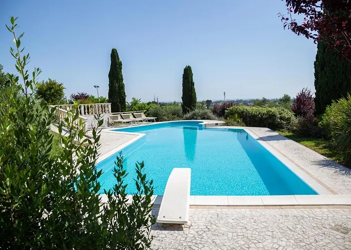 Вилла Rolls - Porzione Di Con Piscina,giardino E Parcheggi *