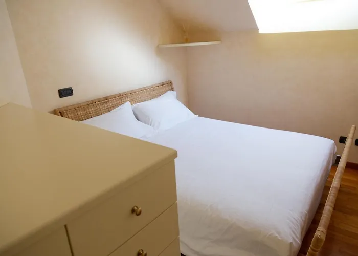 Rolls - Porzione Di Con Piscina,giardino E Parcheggi Villa *