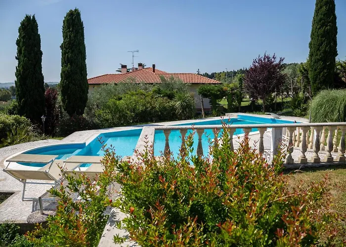 Rolls - Porzione Di Con Piscina,giardino E Parcheggi Villa *