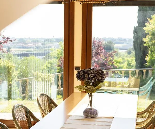 Rolls - Porzione Di Con Piscina,giardino E Parcheggi *