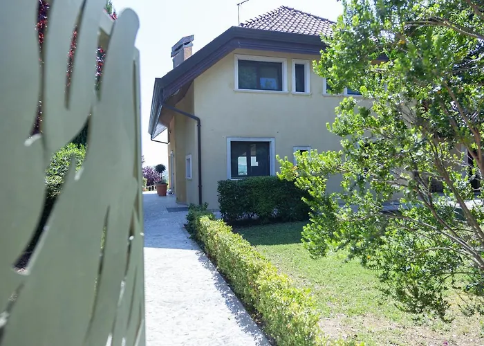 Вилла Rolls - Porzione Di Con Piscina,giardino E Parcheggi